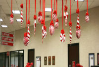 Easy DIY Office Christmas Decoration Ideas 06