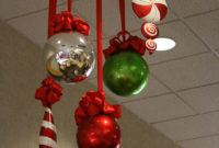 Easy DIY Office Christmas Decoration Ideas 16