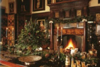 Inspiring Rustic Christmas Fireplace Ideas To Makes Your Home Warmer 31