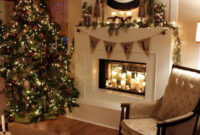Inspiring Rustic Christmas Fireplace Ideas To Makes Your Home Warmer 50