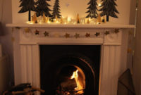 Inspiring Rustic Christmas Fireplace Ideas To Makes Your Home Warmer 74