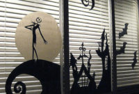 Scary But Creative DIY Halloween Window Decorations Ideas You Should Try 09