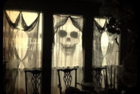 Scary But Creative DIY Halloween Window Decorations Ideas You Should Try 62