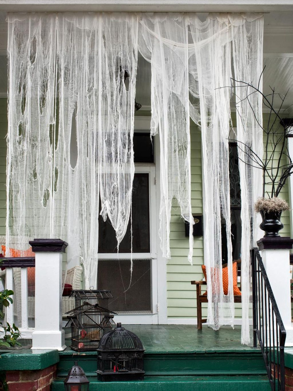 Scary But Creative DIY Halloween Window Decorations Ideas You Should Try 70