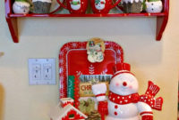 Adorable Rustic Christmas Kitchen Decoration Ideas 17