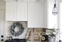 Adorable Rustic Christmas Kitchen Decoration Ideas 82
