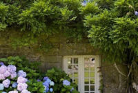 Cozy And Relaxing Country Garden Decoration Ideas You Will Totally Love 15