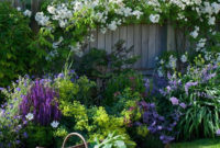 Cozy And Relaxing Country Garden Decoration Ideas You Will Totally Love 28