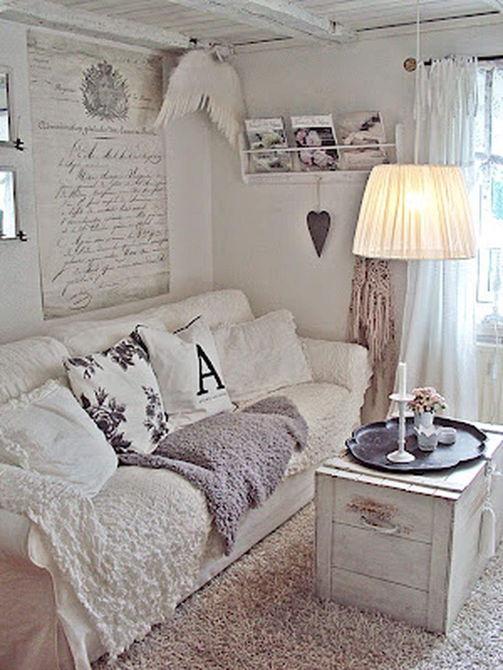 Creative DIY Shabby Chic Decoration Ideas For Your Living Room 50