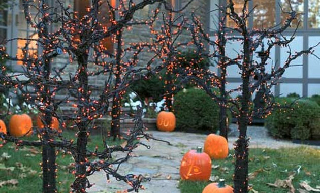 Creepy But Creative DIY Halloween Outdoor Decoration Ideas 23