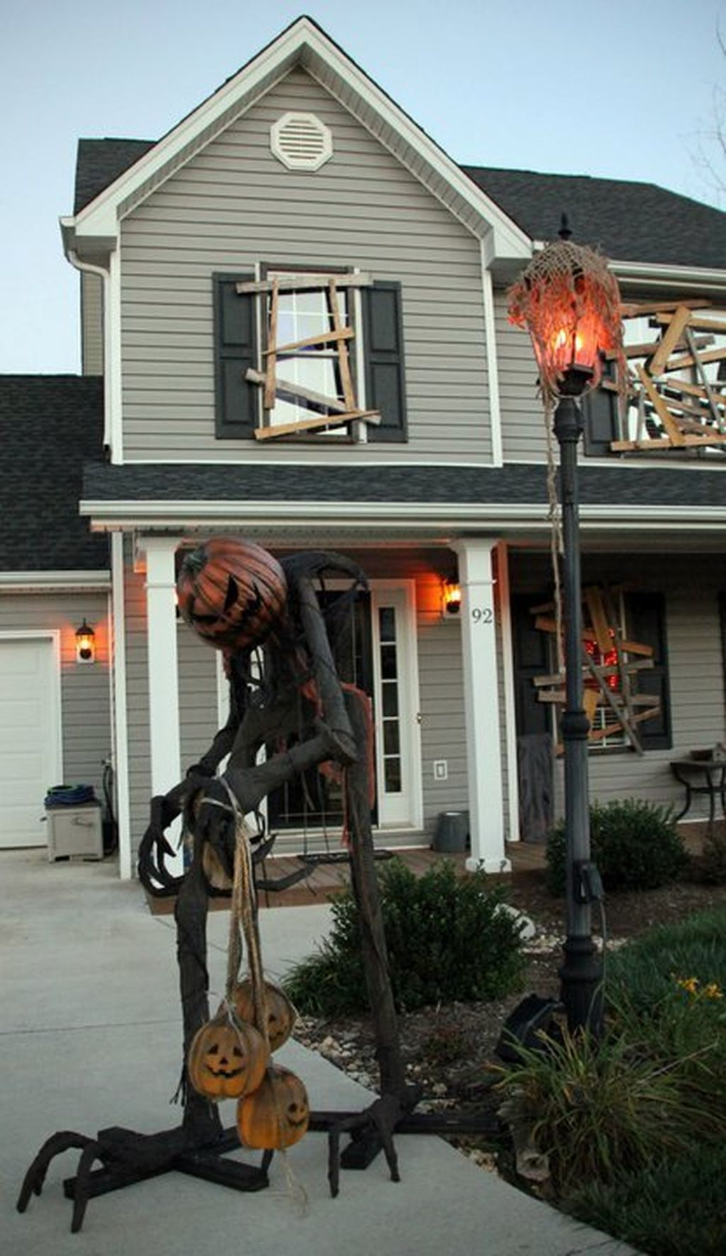 Creepy But Creative DIY Halloween Outdoor Decoration Ideas 33