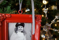 Easy And Creative DIY Photo Christmas Ornaments Ideas 15