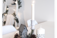 Easy And Simple Christmas Table Centerpieces Ideas For Your Dining Room 16