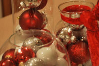 Easy And Simple Christmas Table Centerpieces Ideas For Your Dining Room 22