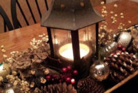 Easy And Simple Christmas Table Centerpieces Ideas For Your Dining Room 34