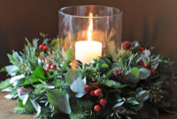 Easy And Simple Christmas Table Centerpieces Ideas For Your Dining Room 46