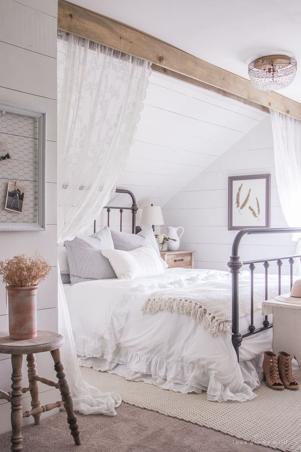 Gorgeous Vintage Master Bedroom Decoration Ideas 34