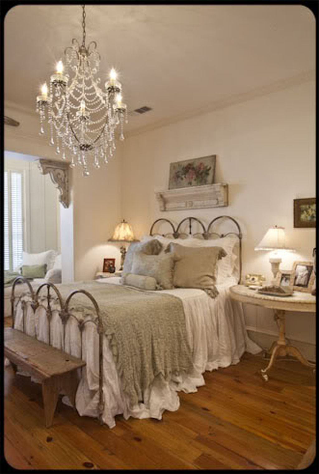 Gorgeous Vintage Master Bedroom Decoration Ideas 62