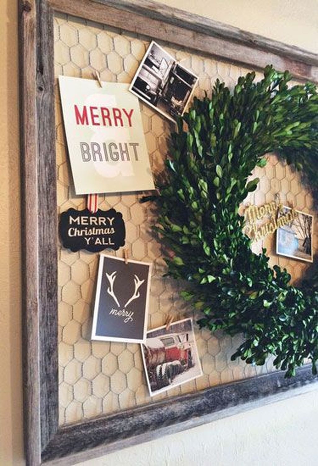 Incredible Rustic Farmhouse Christmas Decoration Ideas 26