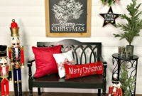 Incredible Rustic Farmhouse Christmas Decoration Ideas 46