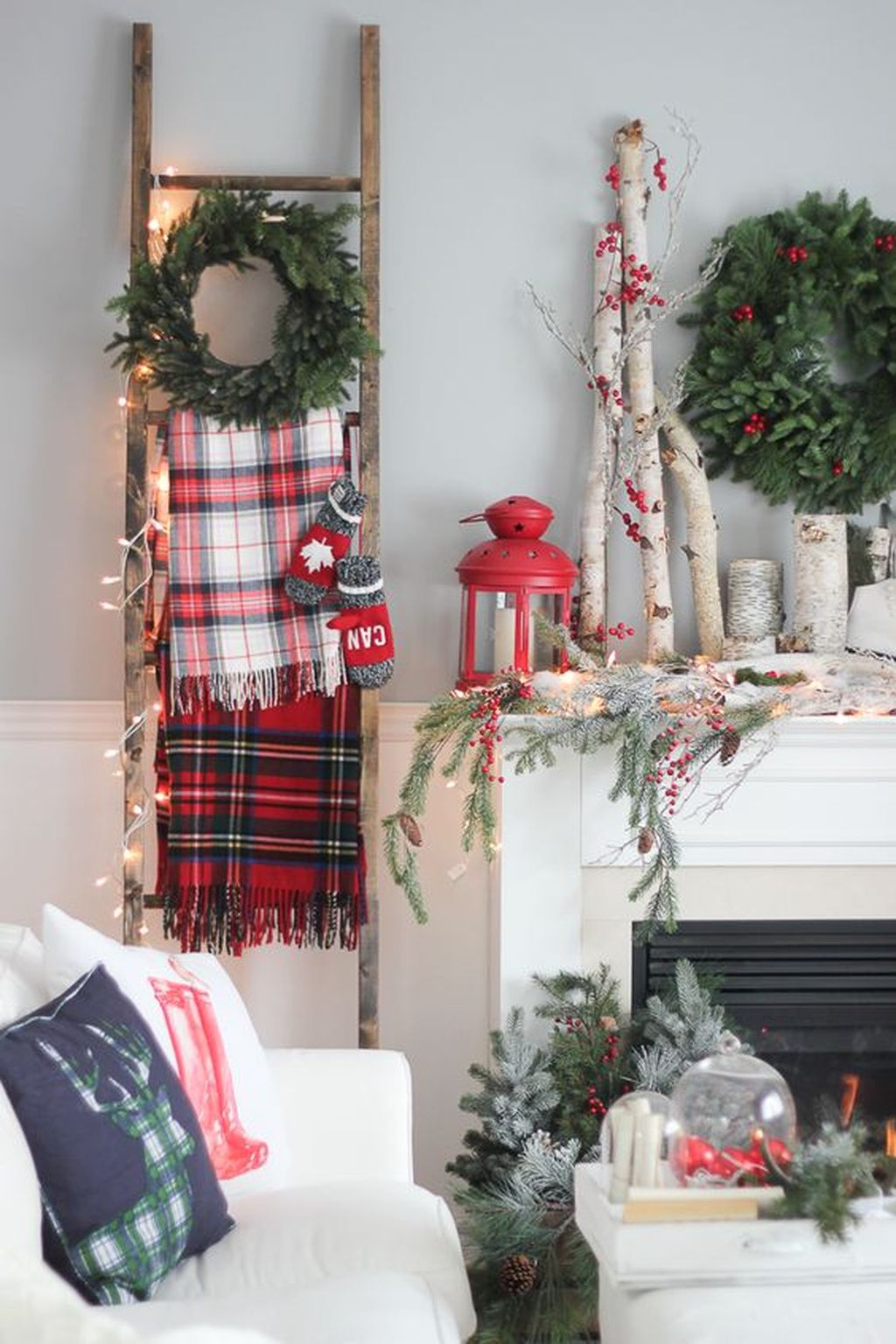 Incredible Rustic Farmhouse Christmas Decoration Ideas 70