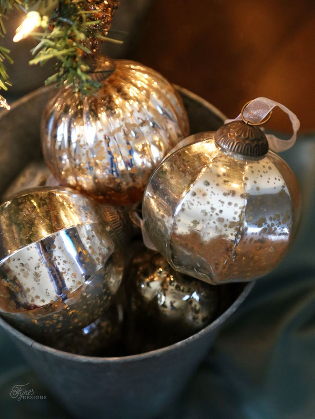 Inspiring Rustic Christmas Tree Decoration Ideas For Cheerful Day 03