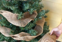 Inspiring Rustic Christmas Tree Decoration Ideas For Cheerful Day 05