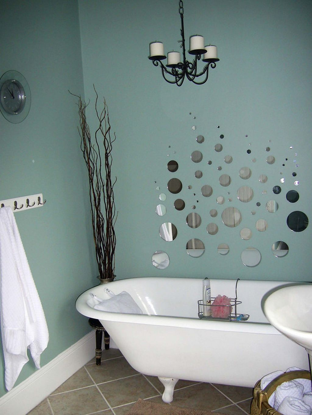 Romantic And Elegant Bathroom Design Ideas With Chandeliers 02