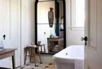 Romantic And Elegant Bathroom Design Ideas With Chandeliers 04