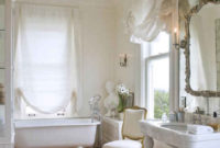 Romantic And Elegant Bathroom Design Ideas With Chandeliers 14