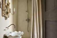 Romantic And Elegant Bathroom Design Ideas With Chandeliers 33