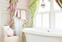 Romantic And Elegant Bathroom Design Ideas With Chandeliers 53