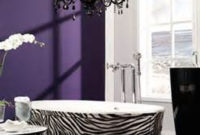 Romantic And Elegant Bathroom Design Ideas With Chandeliers 57