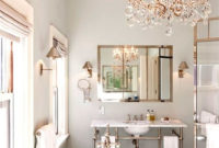 Romantic And Elegant Bathroom Design Ideas With Chandeliers 66