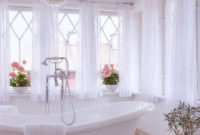 Romantic And Elegant Bathroom Design Ideas With Chandeliers 81