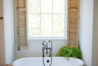 Romantic And Elegant Bathroom Design Ideas With Chandeliers 82