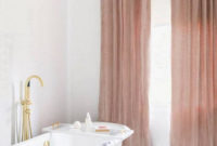 Romantic And Elegant Bathroom Design Ideas With Chandeliers 89