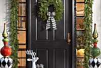 Simple But Beautiful Front Door Christmas Decoration Ideas 38