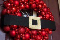 Simple But Beautiful Front Door Christmas Decoration Ideas 71