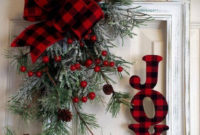 Simple But Beautiful Front Door Christmas Decoration Ideas 85