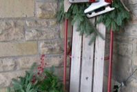 Simple But Beautiful Front Door Christmas Decoration Ideas 91