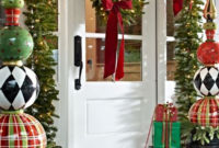 Totally Inspiring Christmas Porch Decoration Ideas 03