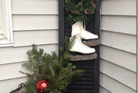 Totally Inspiring Christmas Porch Decoration Ideas 36