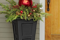 Totally Inspiring Christmas Porch Decoration Ideas 55