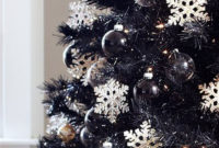 Unique And Unusual Black Christmas Tree Decoration Ideas 30
