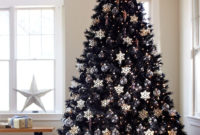 Unique And Unusual Black Christmas Tree Decoration Ideas 40