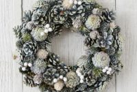 36 Brilliant Ideas How To Use Pinecone For Indoor Christmas Decoration 08