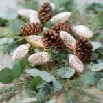 36 Brilliant Ideas How To Use Pinecone For Indoor Christmas Decoration 09