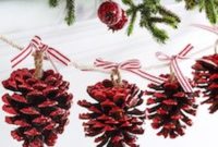 36 Brilliant Ideas How To Use Pinecone For Indoor Christmas Decoration 28