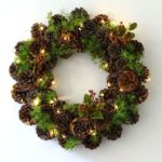 36 Brilliant Ideas How To Use Pinecone For Indoor Christmas Decoration 33
